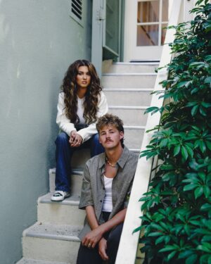 Tori Kelly Instagram - MIRACLE WORKER. out now everywhere