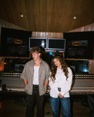 Tori Kelly Instagram - MIRACLE WORKER. out now everywhere