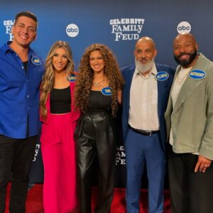 Tori Kelly Instagram - had such a blast on @familyfeudabc with @meghantrainor !!! 🫶🏼🎊🙈🏆