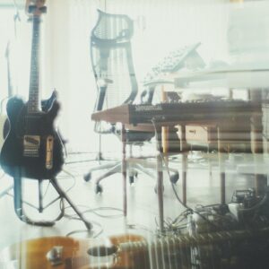Toru Kitajima Instagram - ⠀
弾いて　歌って1日が過ぎていく