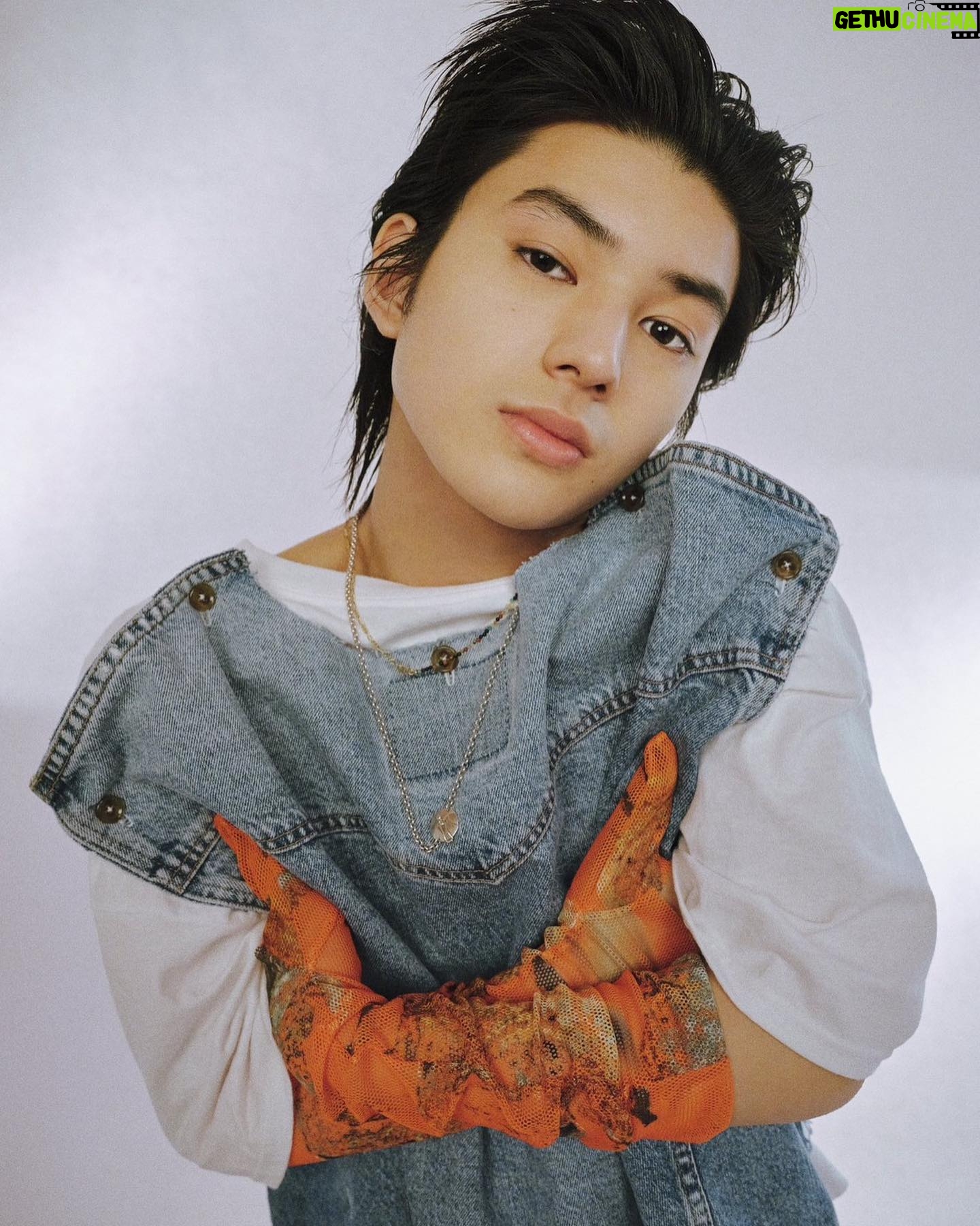 Towa Araki - 14.4K Likes - 本日発売の
NYLON JAPAN5月号にて普段しないようなヘアスタイルにチャレンジさせて頂きました!- ̗̀(˶'ᵕ'˶) ̖́-
是非チェックしてみてください!ฅ•ω•ฅ
@nylonjapan
@kyohei34