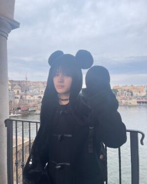 Towa Araki Instagram - ディズニーシー行ってきました‪‪☺︎‬
@hystericglamour_tokyo さんのコート可愛くて暖かくて好き
弟可愛すぎたー‪⸜♡⸝‪