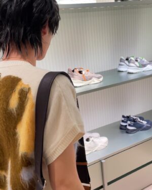 Towa Araki Instagram - 2月11日にオープンするFENDIの国内最大級フラッグシップストア「パラッツォ フェンディ 表参道 (Palazzo Fendi Omotesando)」に一足先に遊びに行ってきました！ฅ( ̳• ·̫ • ̳ฅ)

日本初のホームアクセサリーやキッズアイテムなど種類豊富でとにかく素敵な空間でした𖦹‎.𖦹‎⸝⸝⸝♡

#PalazzoFendiOmotesando
#FendiSS23
#fendi
#fendiofficial