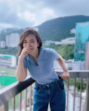 Tracy Chu Instagram - 25lbs down in 2.5 months.🤗 Jeans are looser now, and halfway there to feeling like myself again. 👖👚