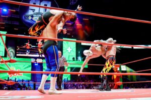 Travis Gordon Instagram - Grandes acciones se vivieron en el encuentro súper estelar del #MartesDeArenaMéxico donde @theflipgordon se adueñó del triunfo junto a Místico (@caristico_official) y @atlantis.jr ante Los Infernales (Averno, @euforia_cmll y @mephistocmll) 
📸 @elfotografodelasluchas 

#CMLL #LuchaLibre #LuchaLibreMexicana #Luchador #Wrestling #MexicanWrestling #follow #Averno #Mephisto #Euforia #FlipGordon #Atlantis #Mistico