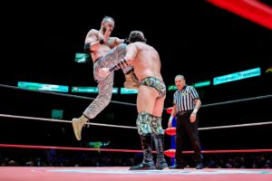 Travis Gordon Instagram - @angeldeorocmll fue el vencedor en un Mano a Mano de corte internacional ante el norteamericano @theflipgordon en el #MartesDeArenaMéxico. Previamente en la Arena Coliseo, Flip había derrotado en un combate de este tipo al Luchador de 24 Kilates.
📸 @elfotografodelasluchas 

#CMLL #LuchaLibre #LuchaLibreMexicana #LuchaLibreCMLL #ArenaMexico #Luchador #Wrestling #MexicanWrestling #follow