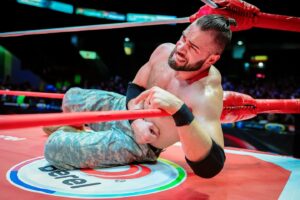 Travis Gordon Instagram - @angeldeorocmll fue el vencedor en un Mano a Mano de corte internacional ante el norteamericano @theflipgordon en el #MartesDeArenaMéxico. Previamente en la Arena Coliseo, Flip había derrotado en un combate de este tipo al Luchador de 24 Kilates.
📸 @elfotografodelasluchas 

#CMLL #LuchaLibre #LuchaLibreMexicana #LuchaLibreCMLL #ArenaMexico #Luchador #Wrestling #MexicanWrestling #follow