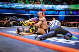 Travis Gordon Instagram - En la lucha estelar del #SábadoDeColiseo, @voladorjrcmll, @theflipgordon y @starjrcmll vencieron a Averno, @stuka_jr y @yosoydragon. 
📸 @elfotografodelasluchas 

#CMLL #LuchaLibre #LuchaLibreMexicana #Luchador #Wrestling #MexicanWrestling #follow