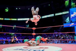 Travis Gordon Instagram - Photo Dump from my first championship opportunity here in CMLL this past Friday in Arena Mexico 🇲🇽 

Photos by @elfotografodelasluchas 📸 

#LuchaLibre #プロレス #ProWrestling #CMLL #ArenaMexico #FlipGordon #Luchador #FlipArmy
