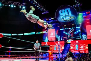 Travis Gordon Instagram - @angeldeorocmll fue el vencedor en un Mano a Mano de corte internacional ante el norteamericano @theflipgordon en el #MartesDeArenaMéxico. Previamente en la Arena Coliseo, Flip había derrotado en un combate de este tipo al Luchador de 24 Kilates.
📸 @elfotografodelasluchas 

#CMLL #LuchaLibre #LuchaLibreMexicana #LuchaLibreCMLL #ArenaMexico #Luchador #Wrestling #MexicanWrestling #follow