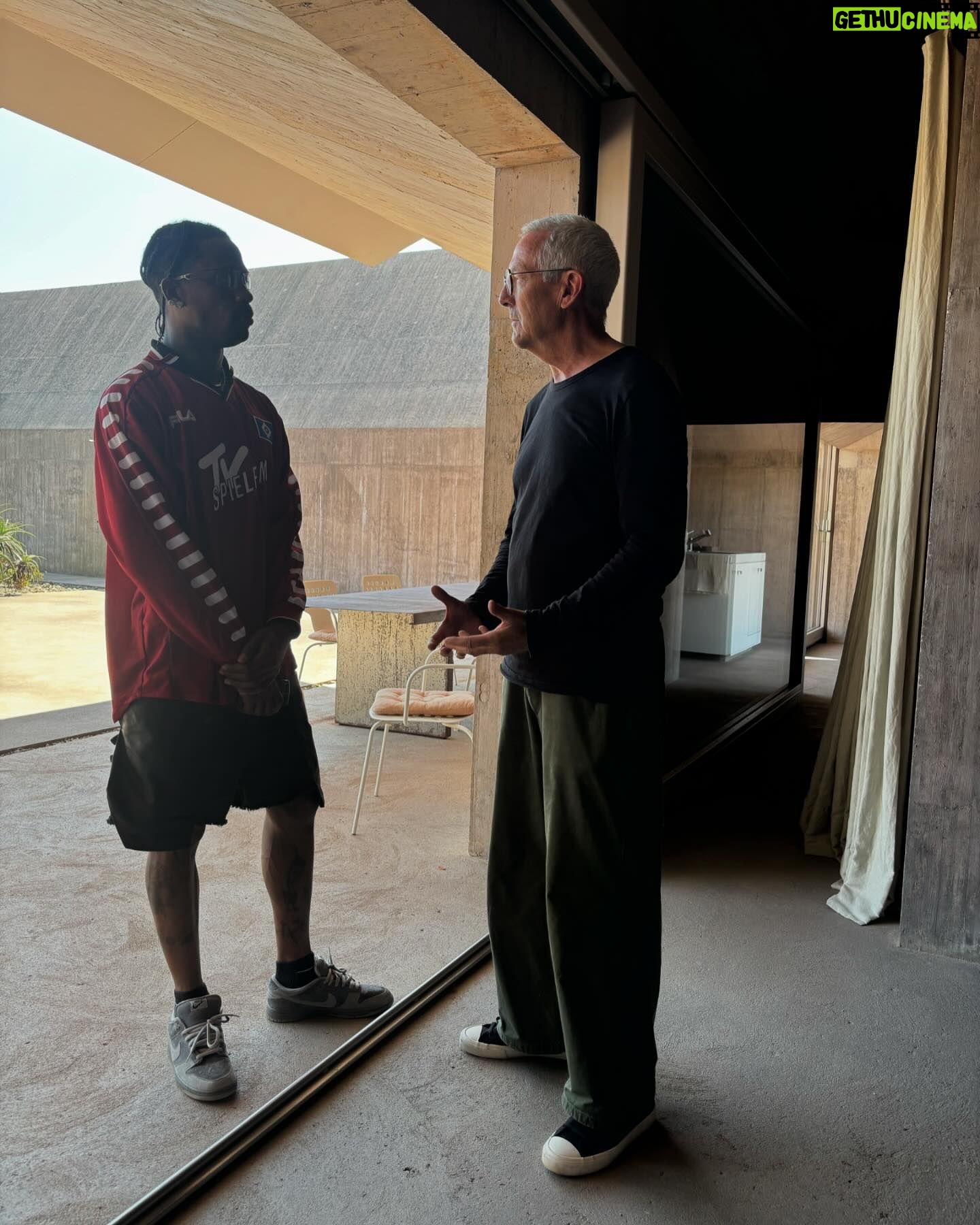 Travis Scott - 3.8 Million Likes - Me and twin
Thanks 4 the stay , thoughts, and sun