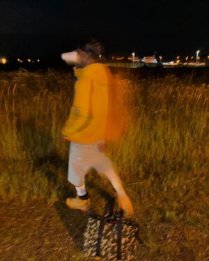 Travis Scott Instagram - Runnning thru the night to MILAN 🤎