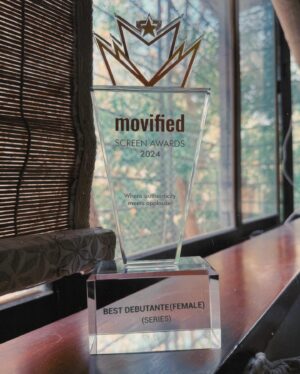 Trinetra Haldar Gummaraju Instagram - Womanhood is a war and a gift. Thank god for it.

Also, @movifiedbollywood, thank you so much for the award “Best Debutante (Series)” - extremely grateful. ❤️

@abeemanyousee made me look stunning as per usual.