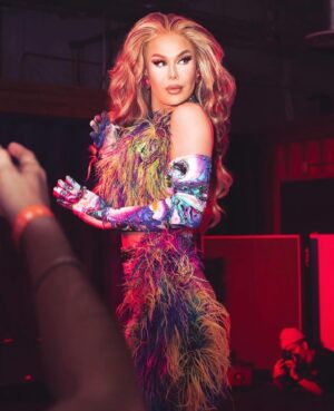 Trinity the Tuck Instagram - Had a fantastic time in Toronto with the girls and the audience! Thank you @dooleynotedproductions for the welcoming! Also these action photos are amazing! Check out @jamapole and their photography!