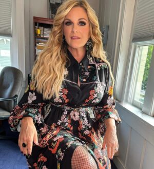 Trisha Yearwood Instagram - Last night was iconic! 🥰 All I ever wanted to be was a part of the country music community. I’m honored and grateful and so happy that I got to celebrate with my friends and family! Congrats to all of the honorees! 🩵 

Don’t miss the #ACMhonors airing Sept. 24th on @meritstreetmedia!
