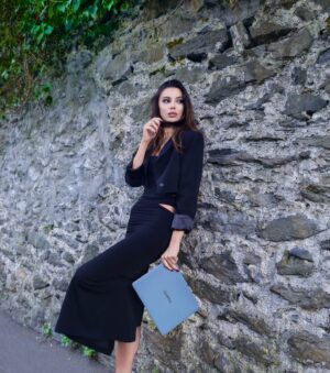 Tuvana Türkay Instagram - Zarif ama bir o kadar da güçlü! Şimdi birlikte daha güçlüyüz 🩵
Huawei MateBook X Pro, yeni ufuklara yelken açarken, esnek oled ekranı ve hafifliğiyle en iyi yol arkadaşım oldu. 💻💃🏻
#HuaweiMatebookXPro 2024
#işbirliği
@huaweimobiletr