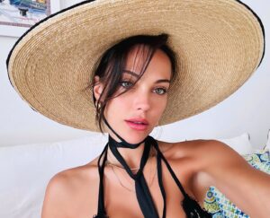 Tuvana Türkay Instagram - 👒
