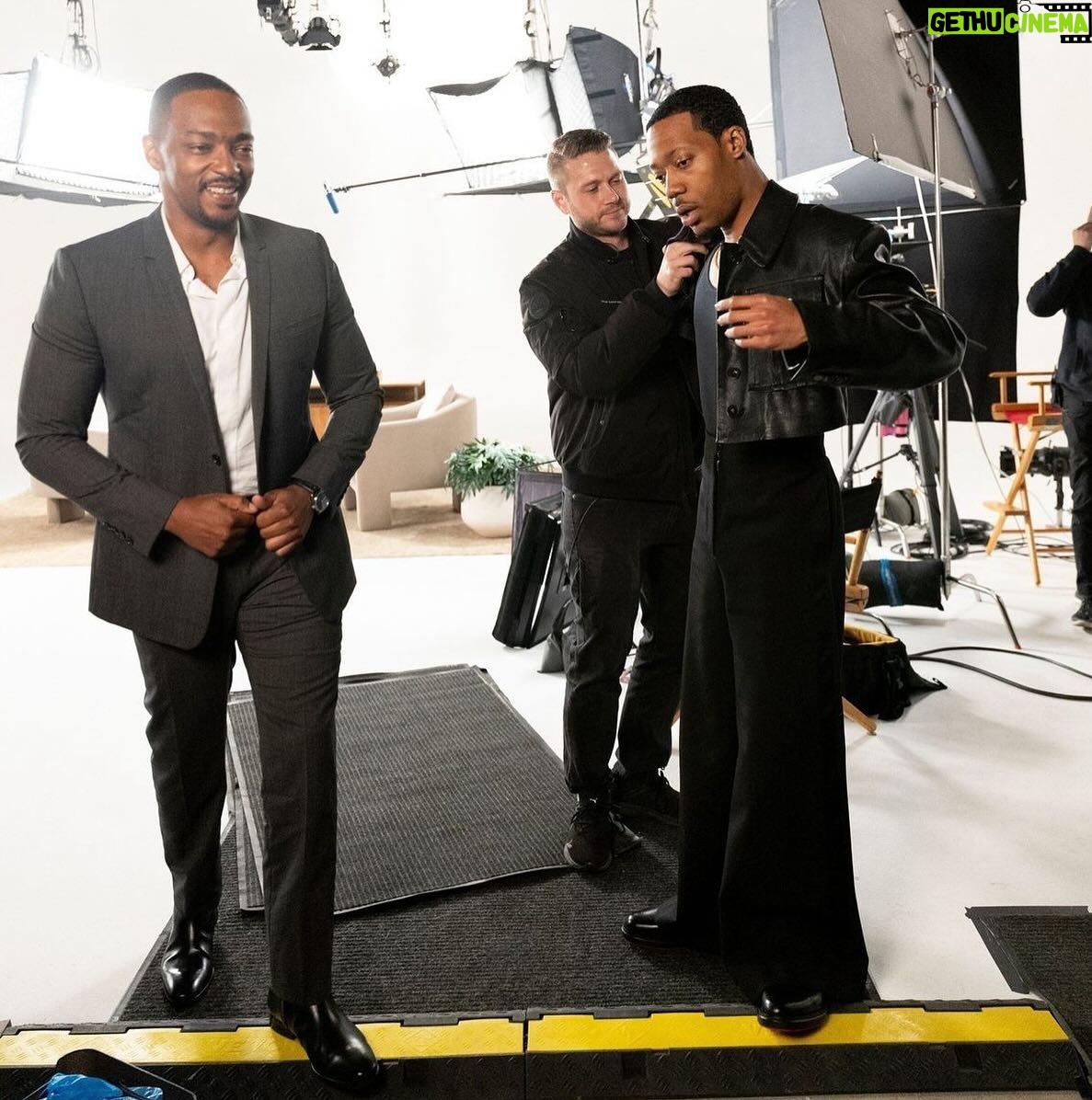 Tyler James Williams - 3 Likes - #ActorsonActors with the good brother @anthonymackie for @variety
Styled by: @ilariaurbinati
Groomed by : @crazysexybeautifoe
π·: @MaryEllenMatthewsNYC