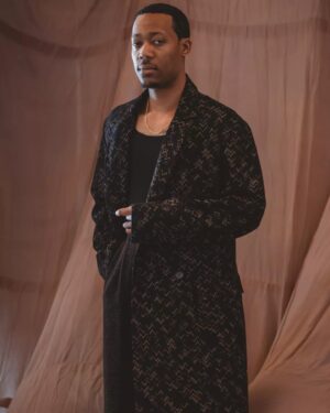 Tyler James Williams Instagram - Thank you @latimes 🖤
Styled by: @ilariaurbinati in @missoni
Grooming: @crazysexybeautifoe