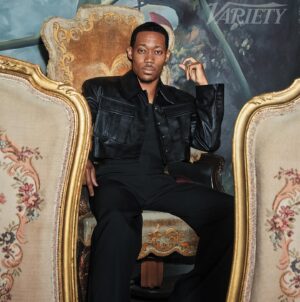 Tyler James Williams Instagram - #ActorsonActors with the good brother @anthonymackie for @variety 

Styled by: @ilariaurbinati 
Groomed by : @crazysexybeautifoe 
📷: @MaryEllenMatthewsNYC