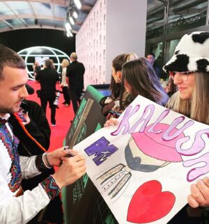 Tymofii Muzychuk Instagram - Червона доріжка на MTV

#mtv #sopilkar #kalushorchestra