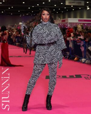 Tynomi Banks Instagram - Dragcon UK recap honestly, this place always makes me feel like I should be living here.  Everyone at dragcon the fans the workers I have so much love for you.