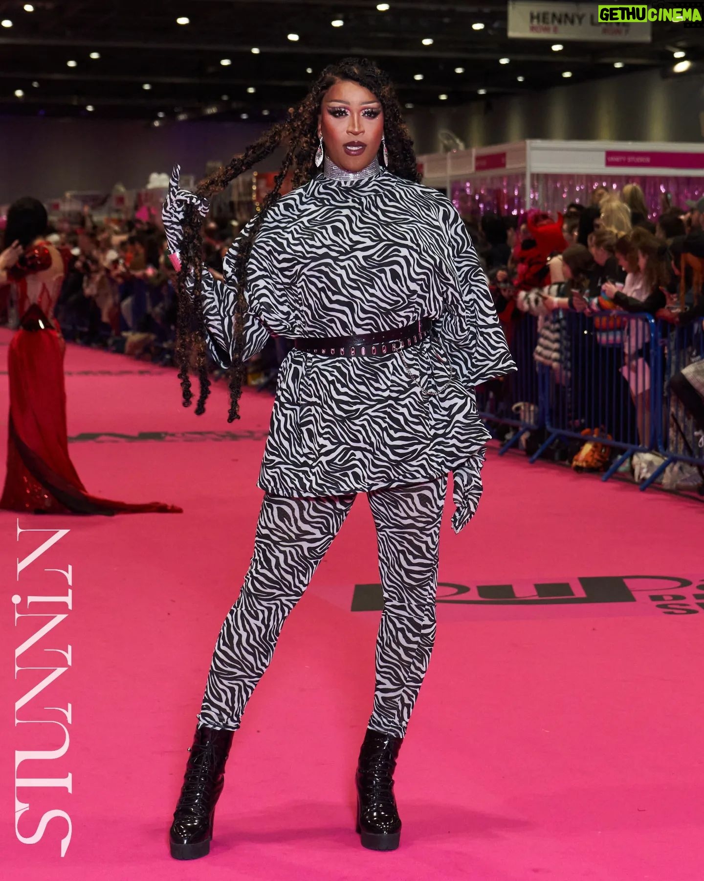 Tynomi Banks - 1.8K Likes - Dragcon UK recap honestly, this place always makes me feel like I should be living here. Everyone at dragcon the fans the workers I have so much love for you.