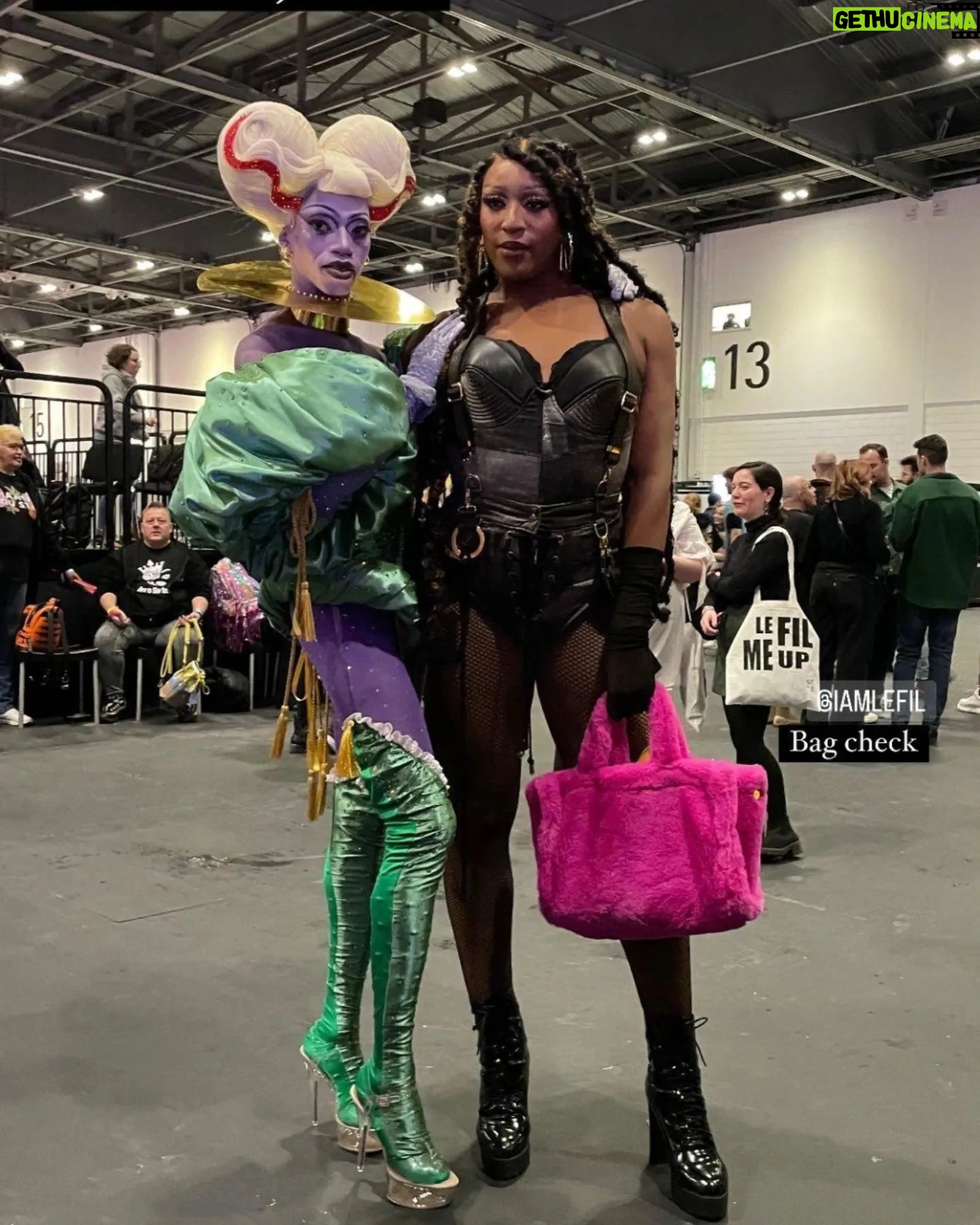 Tynomi Banks - 1.8K Likes - Dragcon UK recap honestly, this place always makes me feel like I should be living here. Everyone at dragcon the fans the workers I have so much love for you.