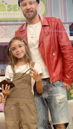 Tyson Lynch Instagram - Happppppyyy 10th birthdayyyy My daughter  @chloelynchofficial Wowww gosh time has gone SO QUICKLY,Chloeku you’re already 10 years old! 😮🙈 Your  goofy faces are from my goofy side hehe . I’m sanget sadih I couldn’t be with you for today, tapi just to let know I love you very very much! Dan I’m sanget proud of the little girl that you are! You are growing in some many ways and i support you with your dreams. I hope you will still let me do “ Eskimo kisses “ with you hehe. 🤪❤️🙏🏻🤗