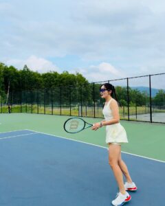 Actress Uhm Ji-won HD Instagram Photos and Wallpapers August 2024