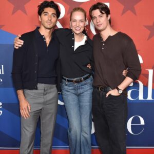 Uma Thurman Instagram - Reunited with my sons! ❤️🤍👑💙