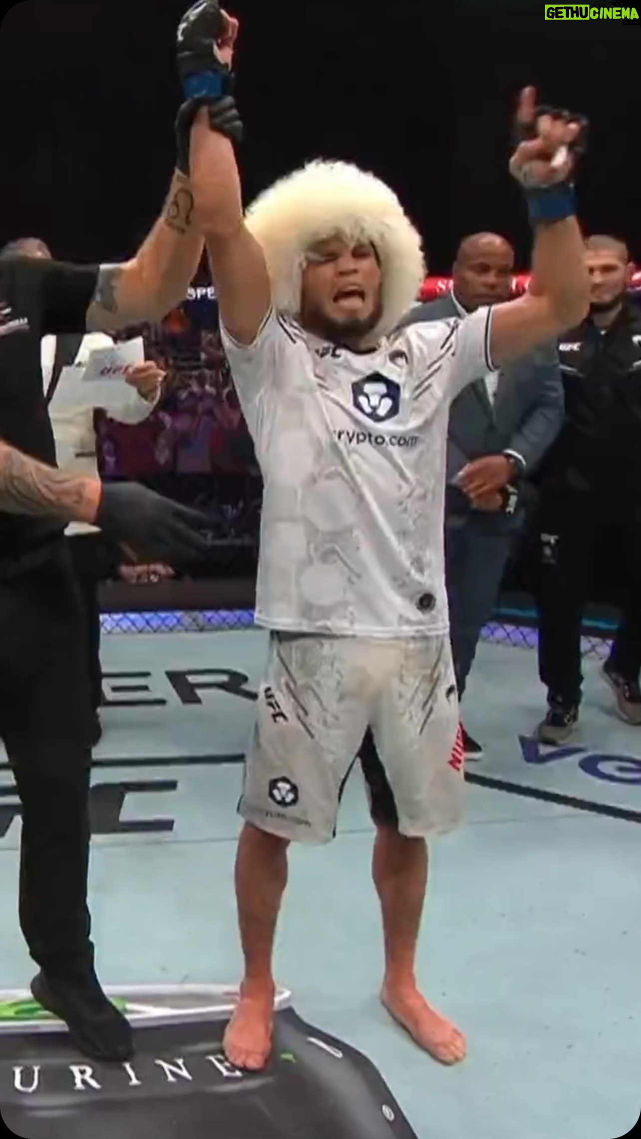 Umar Nurmagomedov - 91.6K Likes - 🦅 Молодой орёл взлетает на вершину!
@Umar_Nurmagomedov #UFCAbuDhabi
@AbuDhabiEvents | #InAbuDhabi | @VisitAbuDhabi