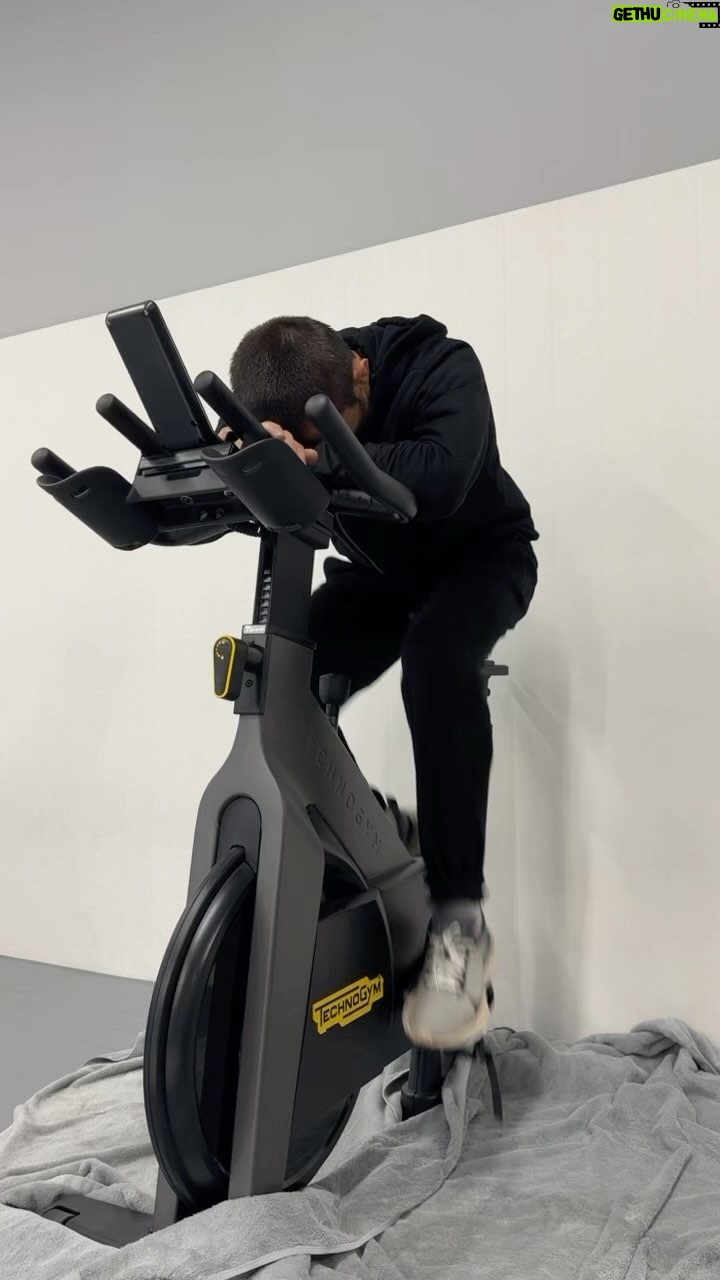 Umar Nurmagomedov - 20K Likes -