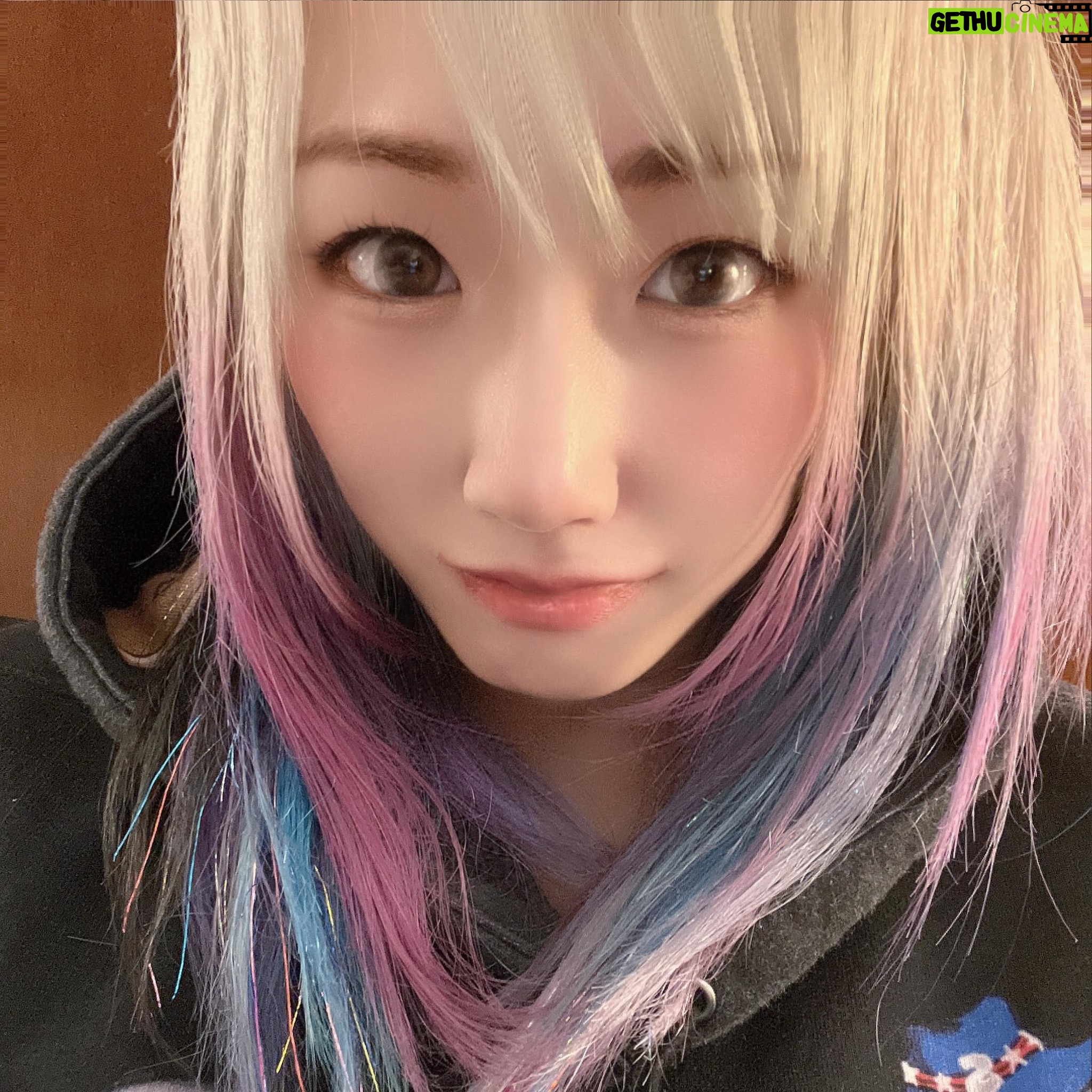 Unagi Sayaka - 6.1K Likes - お洗濯行かなきゃいけないのに
もうすぐ3時になるのに
一人ぼっち寂しいという言い訳でまだしてない🥹
筋肉つぶしみたいになった足が痛い🥹
痛い🥹という言い訳でお洗濯いってない🥹
いかなきゃだよー