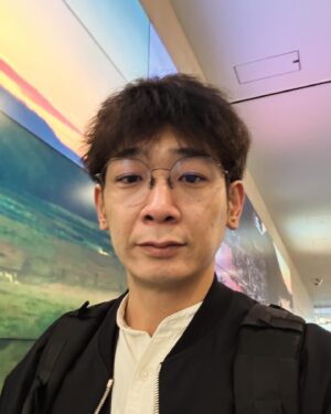 Unagi kazuHiro Instagram - 【エジプト南アフリカ1人旅①】

今年も行ってきました。アジア、ヨーロッパを経てアフリカ大陸へ。4日間。一泊４日になるんでしょうか。ほぼ飛行機です。計45時間ぐらい飛行機です。

なので毎度の事ですが、疲れた状態で飛行機乗ります。すぐ寝れるからです。前日ほぼ寝ずに仕事して飛行機乗ります。今回乗る前にめちゃくちゃ眠かった。座ると寝てしまって乗り過ごすんちゃうかと思うぐらい。だからずっと立っていた。

まずドバイまで12時間。飛行機に乗り、すぐ8時間寝る。堕ちるように眠る…

#それでもあと4時間
#何しよ
#映画でも見よ
#観てなかったトップガン発見
#観る
#2時間あっという間
#何より
#飛行機で観る飛行機映画が1番良い
#臨場感半端ない
#残り2時間
#すぐ寝ました
#体感一瞬
#気付いたらそこはもうドバイ