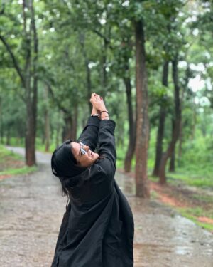 Unika Ray Instagram - Me reconnecting with nature after believing a man🤓

#unika #love #nature #beauty #forest #jungle #natureisbeautiful #greeny #happiness #happy #happywoman