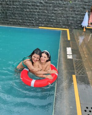 Unika Ray Instagram - Good time and crazy friend make the best memories 🫂👯❤️🧿 

#instagram #love #friendship #runika #mine #photoshoot #lifeline #trending #unikaray #ruchiiii_shii