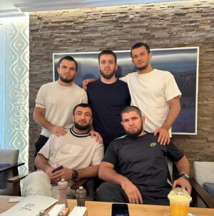 Usman Nurmagomedov Instagram - Coffee break with my brothers