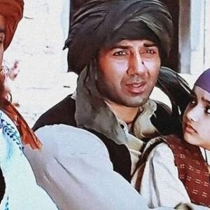 Utkarsh Sharma Instagram - Today marks one year of #Gadar2 … and I simply cannot thank all you guys enough for your love and blessings. Sharing some moments… swipe to see a surprise pic from Gadar 1 😜

Thanks to the entire cast, technicians and teams of ASP and ZEE for making it possible. 
@iamsunnydeol @simratkaur_16 @anilsharma_dir @manishwadhwa.in @anilsharmaprod @zeestudiosofficial @shariq_patel @shabinakhanofficial @mithoon11 @zeemusiccompany