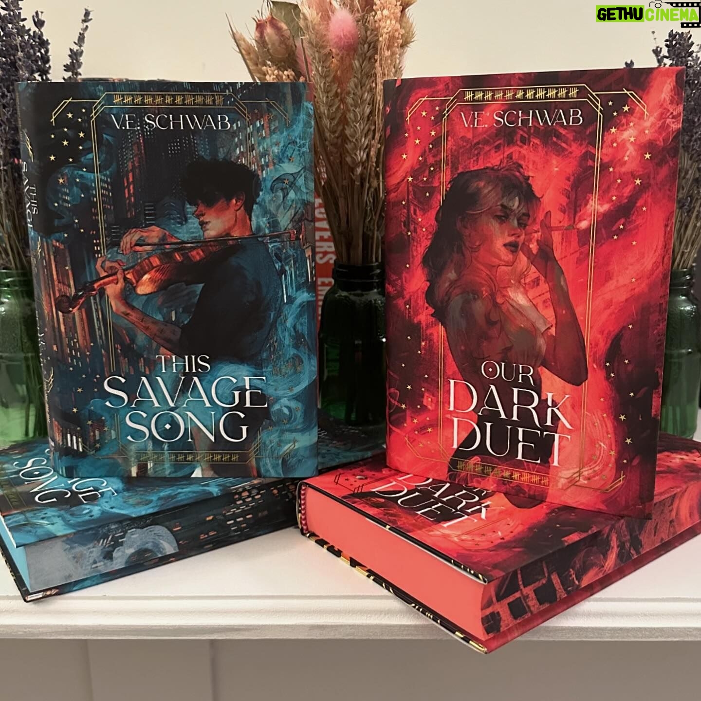 V. E. Schwab - 31.1K Likes - Absolutely speechless.
Just received my copies of @illumicrate’s Monsters of Verity and it might be the prettiest thing I’ve ever seen.
With cover art by @coreybrickleyillustration, endpaper illustrations by @lenyan.art, and case design by @catrina_paints. I feel so incredibly lucky.