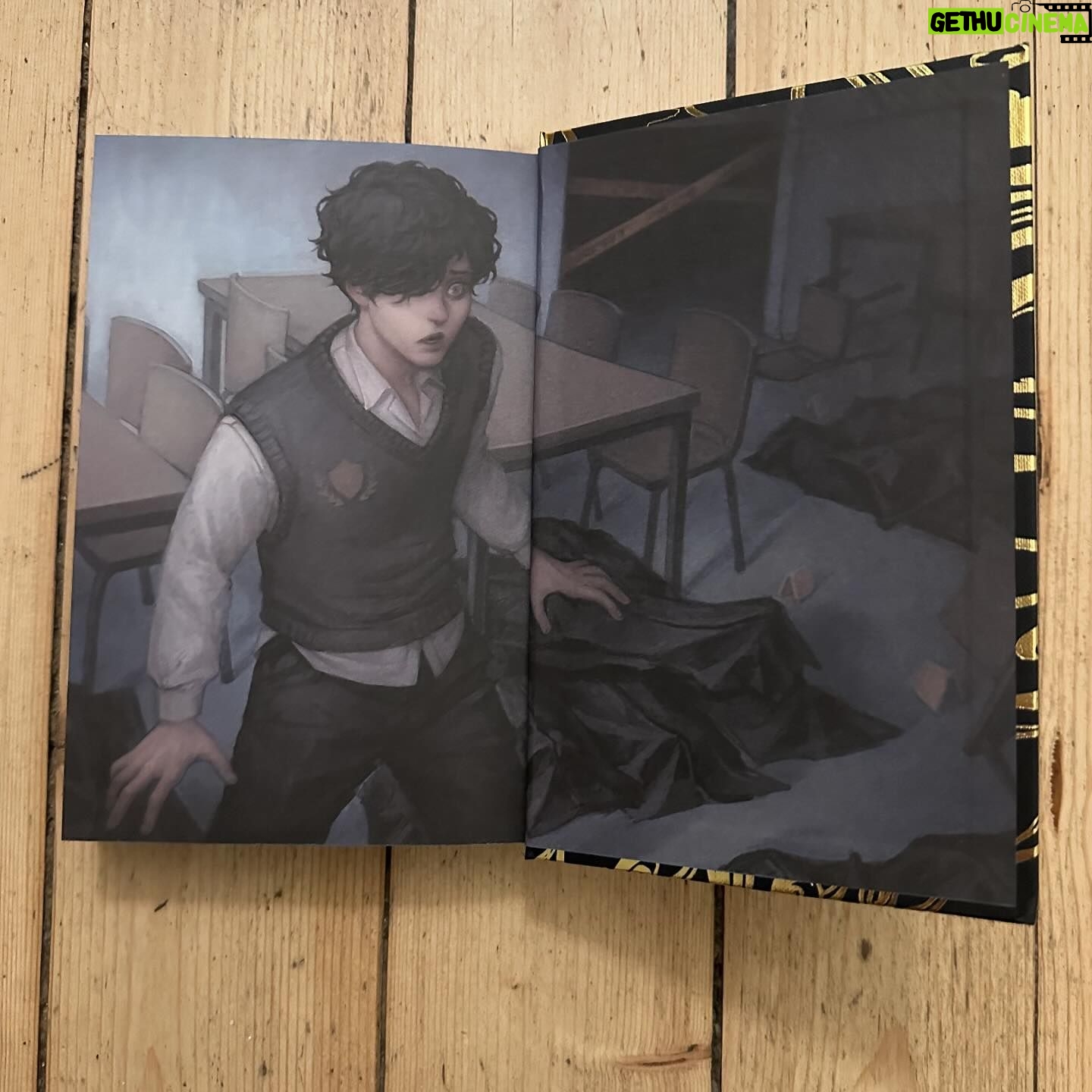 V. E. Schwab - 31.1K Likes - Absolutely speechless.
Just received my copies of @illumicrate’s Monsters of Verity and it might be the prettiest thing I’ve ever seen.
With cover art by @coreybrickleyillustration, endpaper illustrations by @lenyan.art, and case design by @catrina_paints. I feel so incredibly lucky.