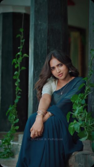 Vaishali Raj Instagram - 💙 Murari vibe
.
.
.
Hair @vicky_hairstylist_official 
#murari #vibe #trending #reels #vaishaliraj #maheshbabu #fan #moment #mahesh #mahi