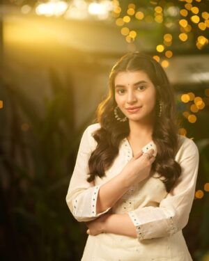 Vaishnavi Ganatra Instagram - Aur phir kuch yun hua, ki apni hi tasveer pe dil aa gaya ♥️

@castingbeans @eclicks.photographer 
Stylist @priyansssshhhii 
HMU @salmasayyed47 @qureshi_aslam 

#vaishnaviganatra #instagram #instagood #explore #explorepage #fyp #foryou #photooftheday #love