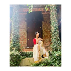 Vaishnavi Venugopal Instagram - Happy Onam 🌼