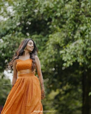 Vaishnavi Venugopal Instagram - “I’m ready to PAAARTYY.” 
 For enquiries
9847702021
Follow us : @phloem.weddings
Web: www.phloemweddings.com
@freehandsmediahouse
#wedding #weddingdress #weddingphotography
#weddinginspiration #weddingdecor #weddingplanner
#phloem.weddings #reels #reelsinstagram
@raghavnandakumar and @vaishuv__

Mehendi artist @shabnam_mehendi_kochi 
Makeover @janvimakeovers__