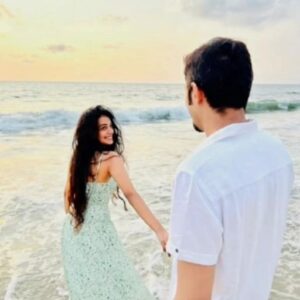 Vaishnavi Venugopal Instagram - What was supposed to be a photoshoot turned into the moment of “will you marry me?!” 🥺♥️
#isaidyes 😬
📸 @amruthamariam