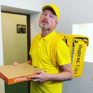 Valdis Pelšs Instagram - Все работы хороши, выбирай не вкус! Спасибо сборной Татнефти по КВН за чаевые.