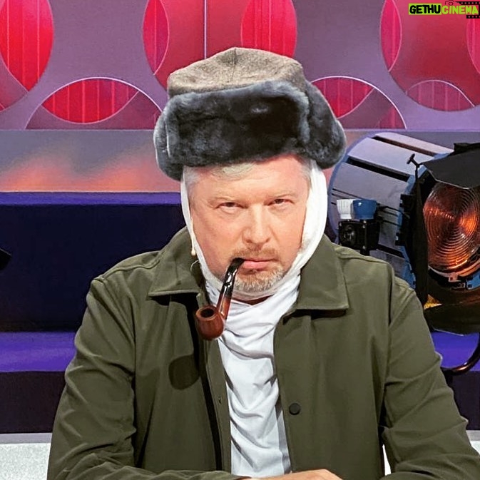 Valdis Pelšs - 1.4K Likes - Сходил к Максиму Галкину в «Сегодня вечером», а он ждал Ван Гога. Пришлось подыграть.