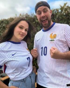 Valentin Roellinger Instagram - 💙🤍❤️