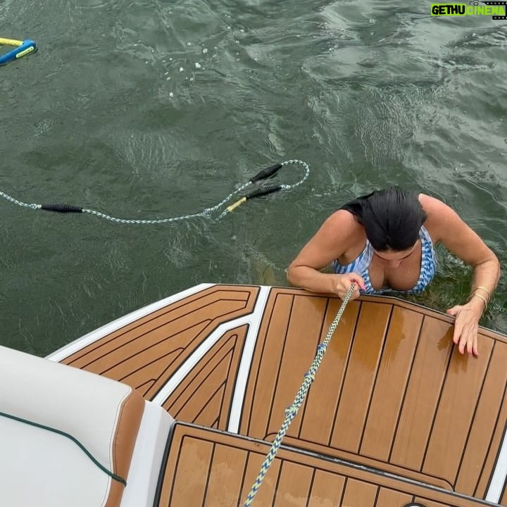 Valentine Thomas - 7.3K Likes - Real reason I stopped spearfishing 😂
No pregnant women were harmed in the making of this video. Husbands were asked to film and otherwise not intervene.
